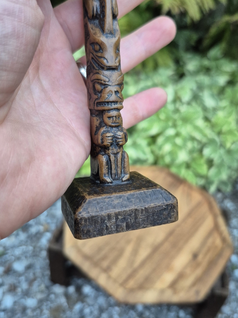Vintage Boma Canada Totem Pole Figurine 6.5" Faux Wood Resin Souvenir - Picture 10 of 14